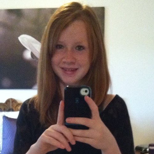 love soccer,love horses and horseback riding,Fav food pizza.