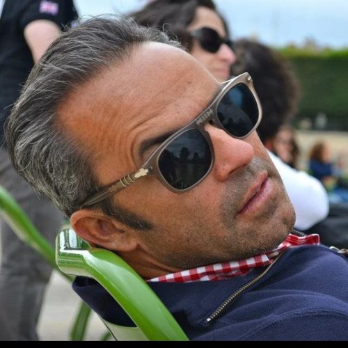 Venezuelan. Real Estate Broker in Miami. Father of 4 girls. Triathlete.