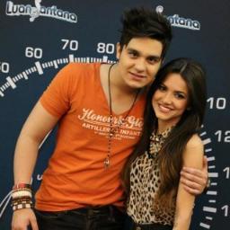 O meu olhar cruza o Universo pra encontrar o seu. @manugavassi | Since: 24/12/2010 | Replys: 07/05/2012 e 02/08/2012 | Dono: @UmChatoAlone