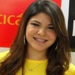 ' Graduanda em Psicologia, fascinada por escrever, emotiva, signo de escorpião, apaixonada, curraisnovense ;)