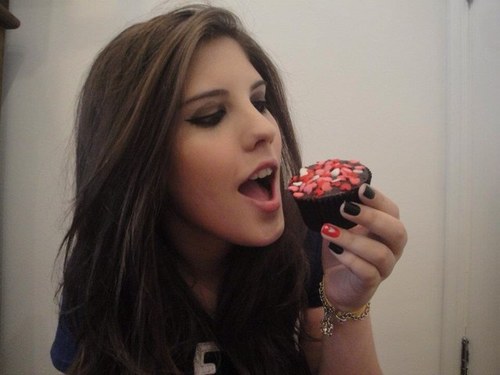 Tortuguita.Music.Disney.Wii.Candy.Nail Polish.Zumbies Movies.Ice Cream.Japão  ....its me *--*