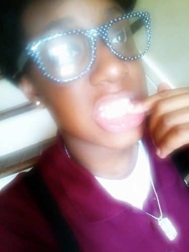 ,Yes I'm a girl , Yes i hang wih BOYS more than GIRLS , WHY ? becausee its juss drama FREE :) # [KEEP THEM SQUARES OUT CHA CIRCLE] FOLLOW ME ii KNO DHA WAY :)