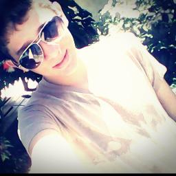 Fofo, Carinhoso, Feio, Sonhador, Solitario, Rock ... Gostou segue ae ? te sigo de volta !