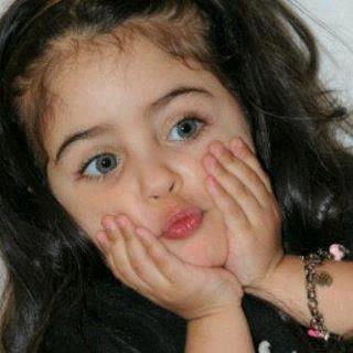 كلما ضاقت بي الدنيا ..بحثت عن طفل يبكي..فرسمت بسمه على شفتيه..فعاد قلبي ينبض ..تعجبني براءة الاطفال