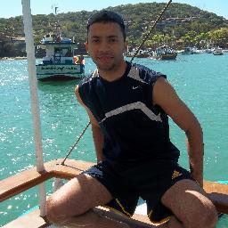 Cristão, flamenguista, casado e muito amado, músico, carioca, apesar das guerras em minha cidade, sinto orgulho de ser carioca  e feliz muito feliz.