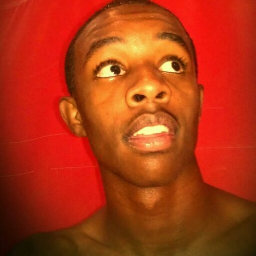 i love god 
i love family 
I'm to cool 
i love sports
i want to be a lawyer 
I'm a kid that have big dreams 
check me out on hoop @mixtape