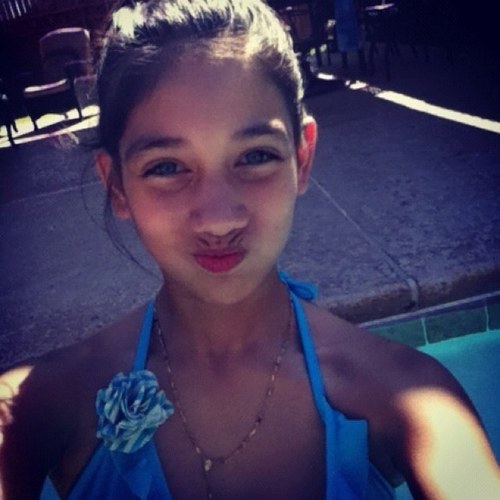 hy im darianna im 12 years old i love a 7th grader called nathan3 volleyball and basketball are my life:D