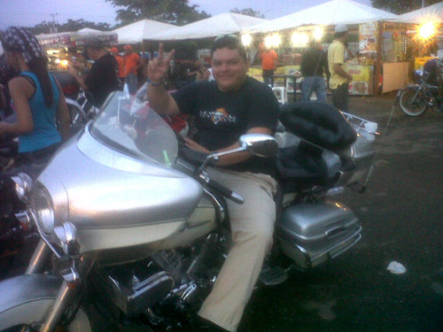 Representante de ventas zona andes trabaja en hidroca ca , motociclista de alta cilindrada en sus tiempos libres , 3 hijos