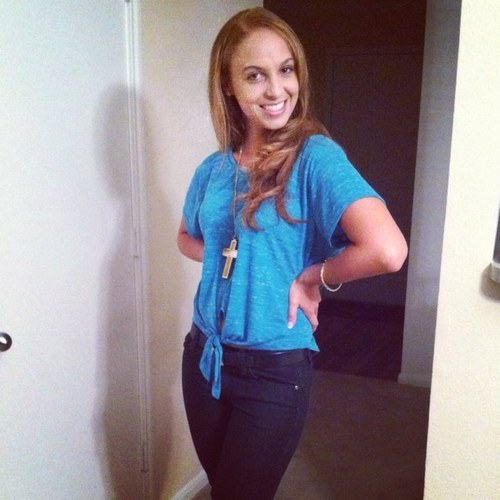 lovingit143's profile picture. 