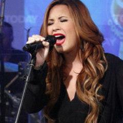 i need u next to me
i'll try to find , a way that I can get to u , just wanna get to u ... ♫ 
i won't rest until u're mine... @ddlovato i love u ♥