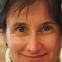 Periodista y escritora. Independiente. Ex directora de Periodismo UDD, autora de Piñera: biografía no autorizada (2017). Autora Investigación La CIA en Chile.