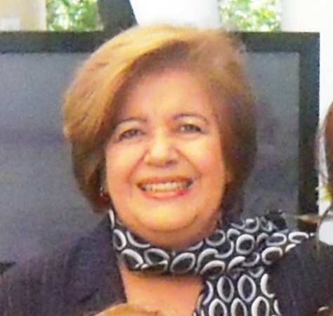 Filosofa de nacimiento, democrata por convicción. Amante de las Artes. Madre 24 x 7. Amante de la libertad.