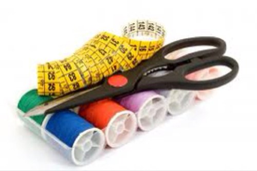 Materiales al mayor: slider para cierres, broches inmantados, rollos de cierre, torta de nylon, reductores, argollas, ganchos metálicos, etc.