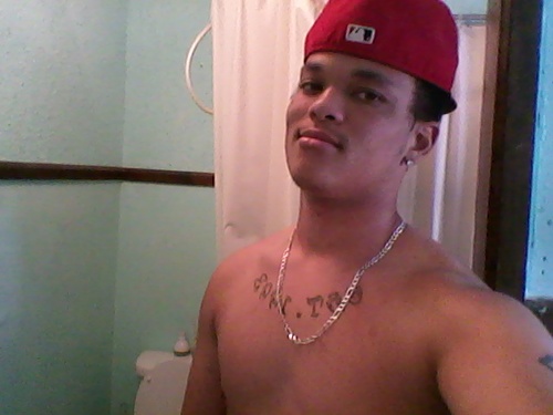 18..pretty chill! i like to kick it and party as much as i can! not to bad
