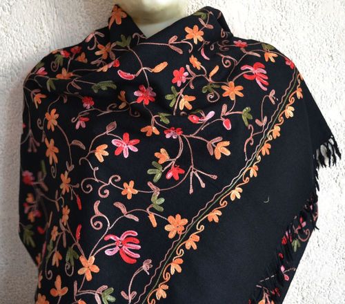 LeatherWood Garments brings forth a stunning collection of Garment Accessories and Home Furnishing Items. Exceptional Luxury Shawls, One-of-a-kind Designer Shaw