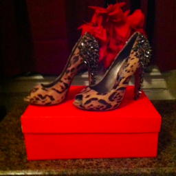 verysavvyshoper's profile picture. People call me the Savvy Shopper because I find all the ways to save money online shopping. Now Im here to share the knowledge. Join me !!!