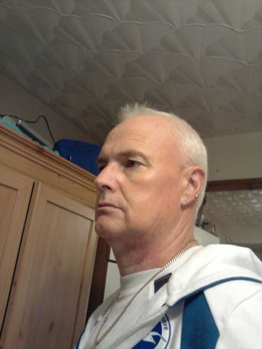 GazzaPalmer1's profile picture. pls follow me and keep me sane whilst im in hosp hello, bhafc supporter,crohnes 25 yrs,tpn for last 11yrs.hope i dont offend anyone if so i apologise now.