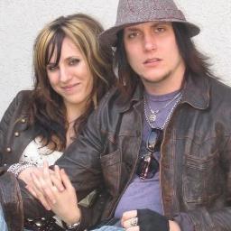 sou fa de rock,heavy metal e puk rock nao aceito o funkeiros e muito menos pagodeiros eu so aceito rockeiros e heavy metal