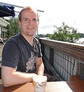 Digital marketing fanatic, average floorball player and runner, literature and computer nerd. Corgi dog aficionado and ice hockey fan. Tweets are my own.