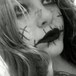 Bom...
Eu sou uma pessoa mto loka
uma pessoa que ama The Vampire Diaries 
eeee
Sobrenatural!!