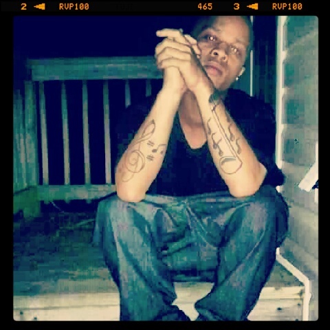 yunglyte,yunglyte,yunglyte..!!n luv wyt dat bad bytch MARY JANE..ND BENJAMIN$$ my bestfrand..so keep it reel or keep it movin