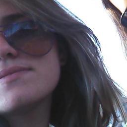 Se nao for por sonho nao vale a pena viver, pois de sonho em sonho aprende-se a ser..