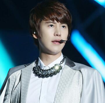 We are fanbase for Super Junior - Kyu Hyun . We share pics, infos, play game, etc... A part of SuJu Full House. Go follow us. Thank you3