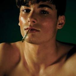 laurenakzbi's profile picture. 