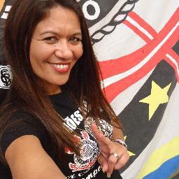 Ah cada vitória meu coração ♥ vibra; ah cada derrota meu coração ♥ fortaleçe;ah cada decepção minha lealdade almenta;ah cada jogo,torço vibro!!! corinthians sem