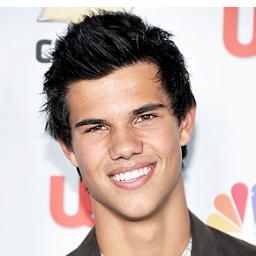 Eu participo di crepusculo caras. @TaySwiftOficial e fans são meus amores,amo vcs lindas