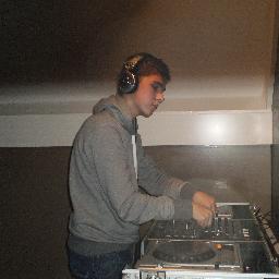 DJ/PRODUCER
http://t.co/bhaQcTlZ4B