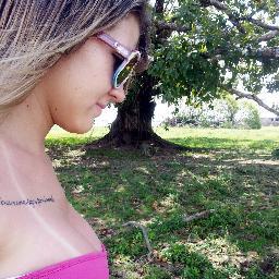 18, VASCAÍANA, pisciana, chata, grossa, distraída, antipática, chorona, frio, pimenta, rosa, bebês, cabelo, unhas e bebidas alcoólicas (:       Sigam-me os bons