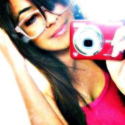 É a garota mais fofa e retardada do mundo. Eu amo ela mais que tdo, minha irmã linda ♥ Te amo Biia... By: @MsRosanaMoraes
