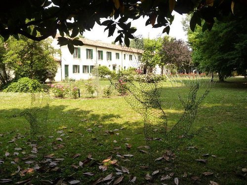 PaRDeS (orchard) - Research Laboratory of Contemporary Art (2004) is an exhibition space where man can reach fulfillment through art. https://t.co/NleZuxVO