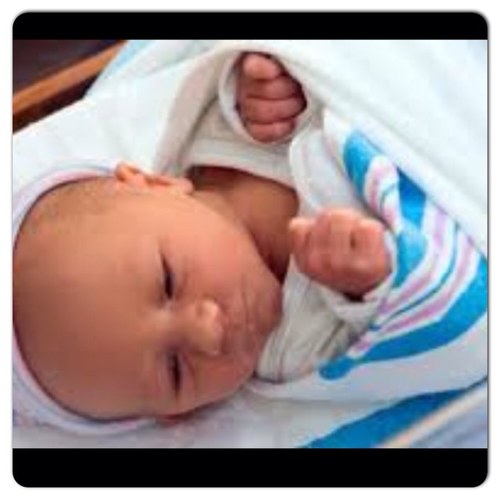 Hello I'm @EleanrJCaldr & @LouisTommofake's beautiful baby girl. God Mummy: @EmilyStirrat God Daddy: @Harry_Stylsz :)