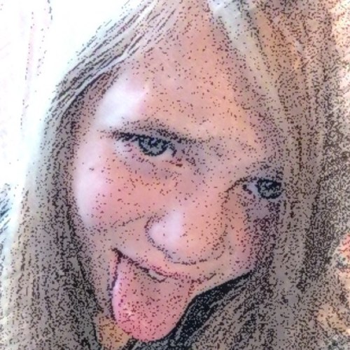 Hi I'm a directioner. One day I hope to meet the in person! Follow me ! You will love me te he he
