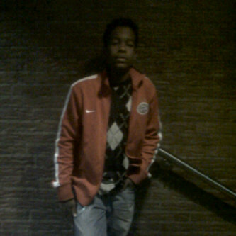 Volg deze lauwe rapper @FlownamiMusic_ #ABONNEER http://t.co/1CMhjW4o