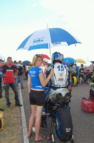 lindsw89's profile picture. Ik heb mijn eigen bedrijfje in magneetsieraden (hele mooie collectie) die de doorbloeding verbeteren. Voor meer info kijk op http://t.co/LWH7ekpbeA