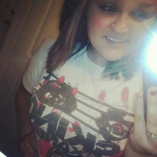 Aye. Im Vannah. You can Hit me up If ya Wann'tt ;3