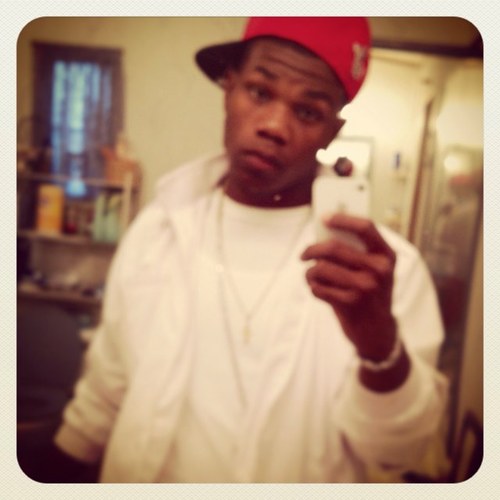 hmu dnt b a stranger fwm ill let u kno sumin