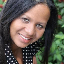 Amo adorar a Deus,através de seu ministério,louva desde os 10 anos,com seu 1 cd Voz Profética tem cumprido o IDE de JESUS,casada c/Ev.Gil e mãe do Luis Otávio.
