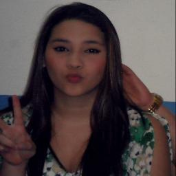 Aquelα que segue umα frααse: ↓
　 　 　' Jαmαis desistα de um sonho, pois seu sonho jαmαis vαi desistir de você .