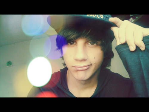 Garotozickka's profile picture. Gosto de games, gosto de brincar e gosto de estar perto das pessoas que me deixam feliz, ´