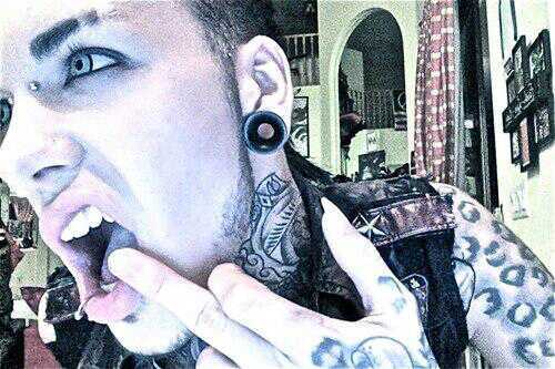 JayysFinger's profile picture. |I'm the lovely finger of @JayyVonMonroe|Stick me where you please ;)|Jayy RT'ed 7/1/12 & 9/9/12 :3|SGTC|Ghoul ~