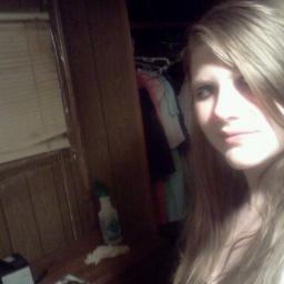 halley36's profile picture. my friends would say im a random person. idk how they get that but they do. i love my best freinds