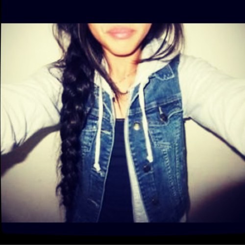 I tweet things how they are. Relatable. 16. Follow along?(: 
#QuotePoser #TeamFollowBack