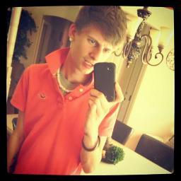 19, Music is my life, #HoodieMob Just another dude tryin to make it in this world. Justin Bieber fan, don't hate (;