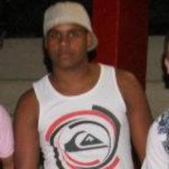 Sou presença no pagode Não largo meu futebol Quem me ver, me vê sorrindo E vai ser sempre assim♪ #DeuséFiel