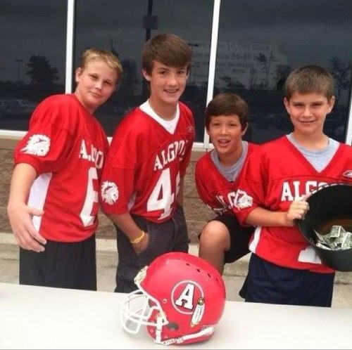 Hey guys i play football and baseball for my school. I am from cookeville tennessee. I will follow back. u can text me at (931)265-5252