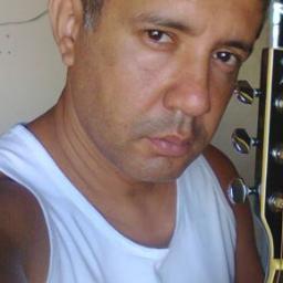 FilhoAdorador's profile picture. Ainda que eu falasse as línguas dos homens e dos anjos, e não tivesse amor, seria como o metal que soa ou como o sino que tine.
1 Coríntios 13:1